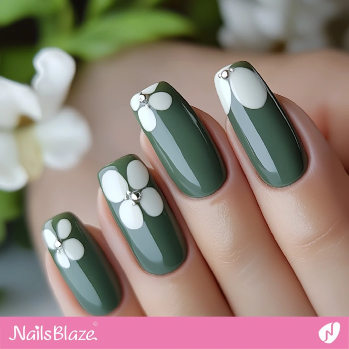 Classy Nails with Simple Floral Design | Classy Nails - NB5582