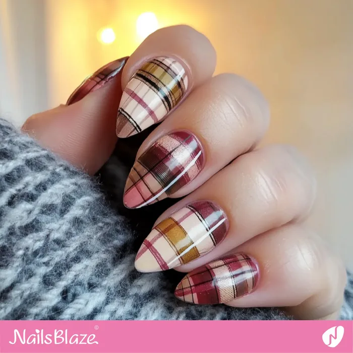 Short Almond Nails Plaid Design | Fall Nails - NB5722