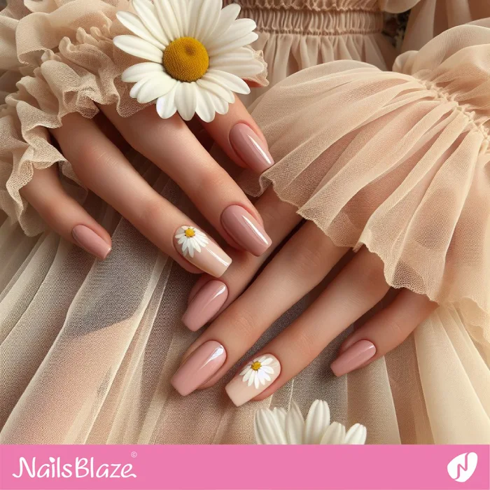 Beige Pink Nails with Daisy Accents | Floral Nails - NB4175