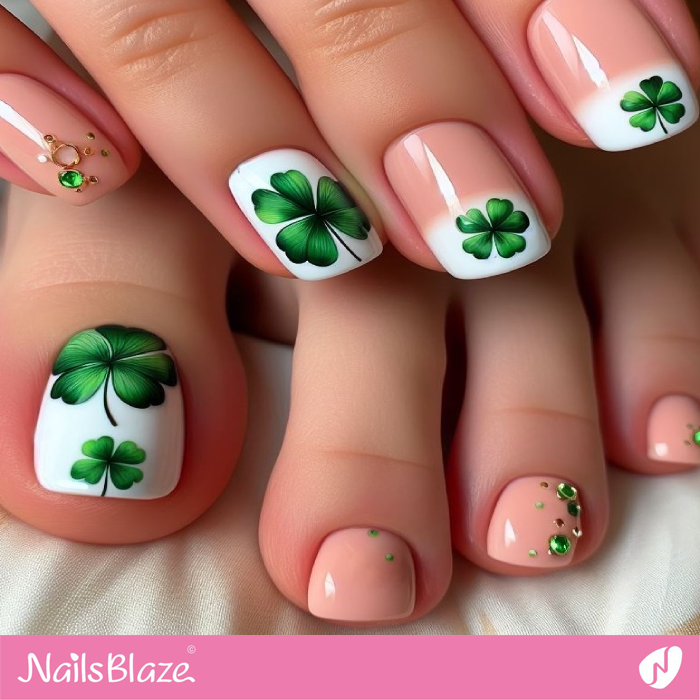 Toeails with Clover Design | Nature-inspired Nails - NB1479