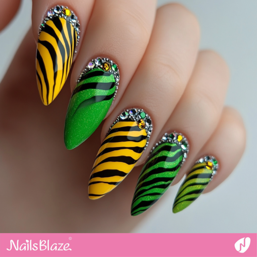 Rhinestone Outlines for Green and Yellow Zebra Nails | Outline Nails - NB5358