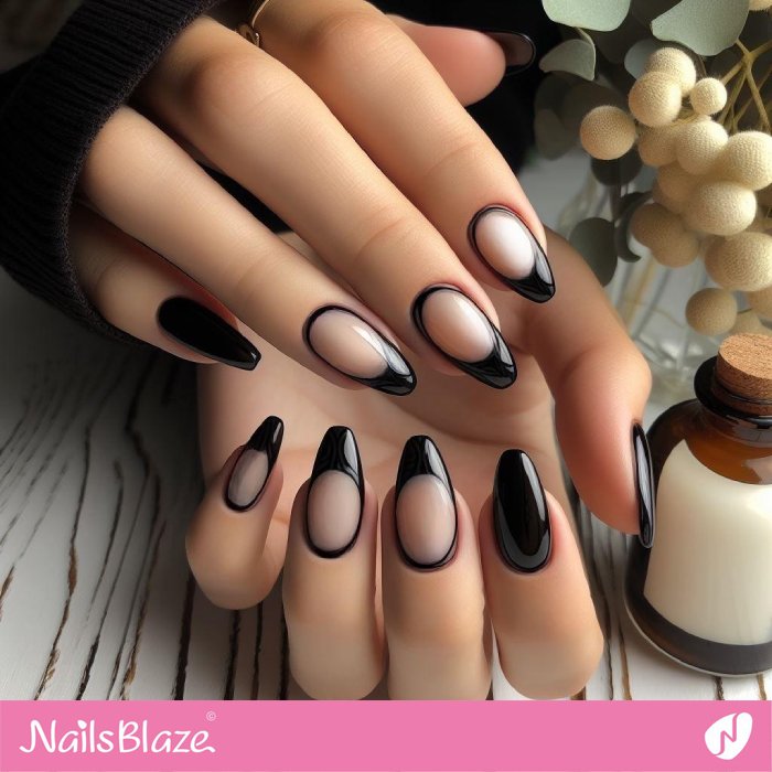 Black French Outline Nails | Minimal Nails - NB2965