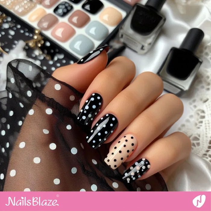 Classy Black and White Nails | Dot Nails - NB4450