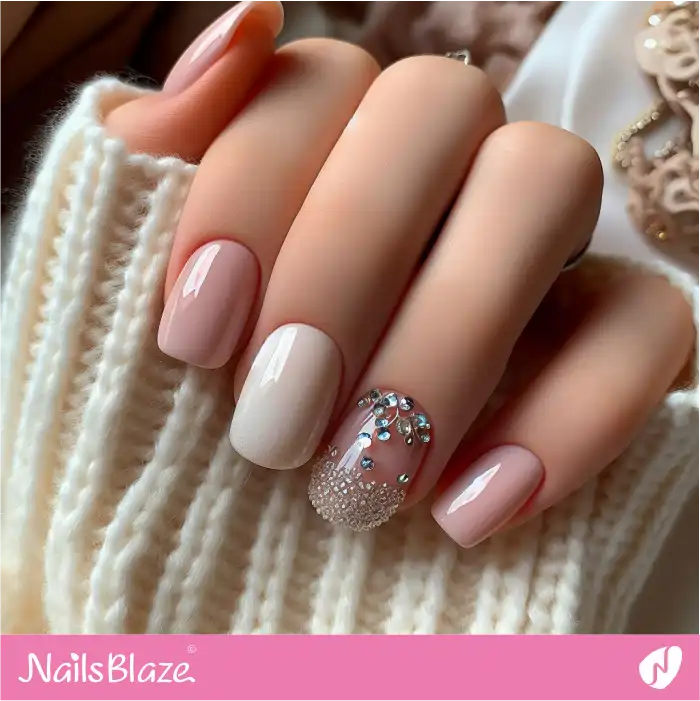 Neutral Nails Accent Design | Spring Nails - NB4372