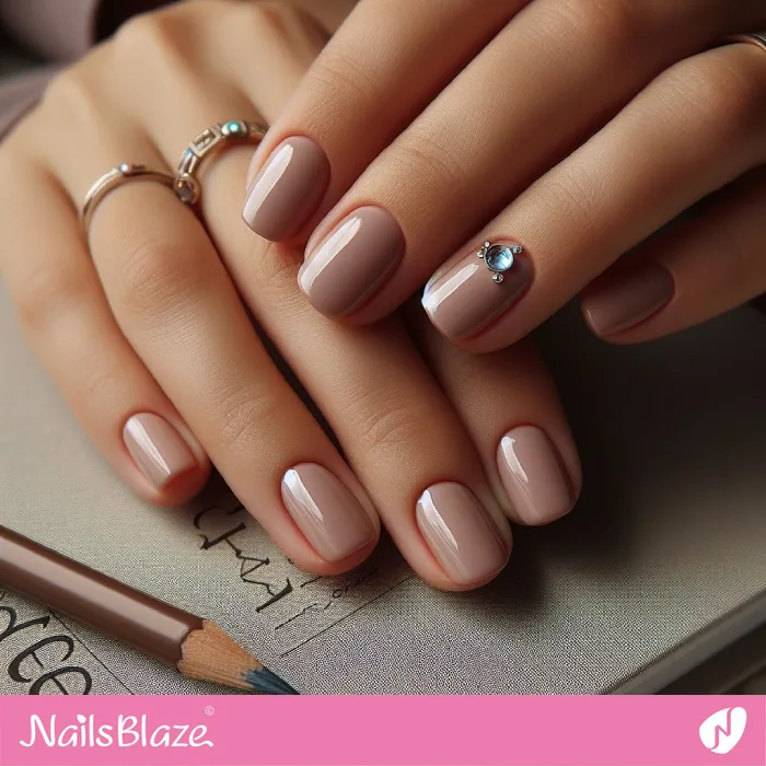 Short Nude Nails with a Rhinestone for Office | Professional Nails - NB3290