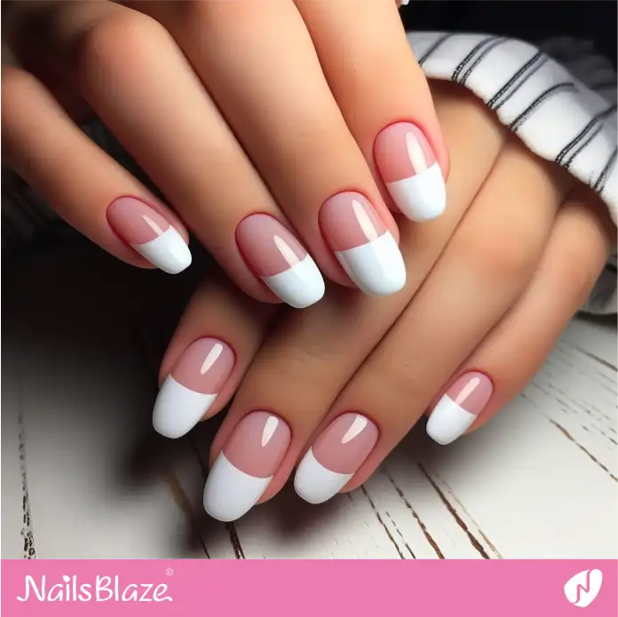 Simple French Mani for Bureau | Professional Nails - NB3077