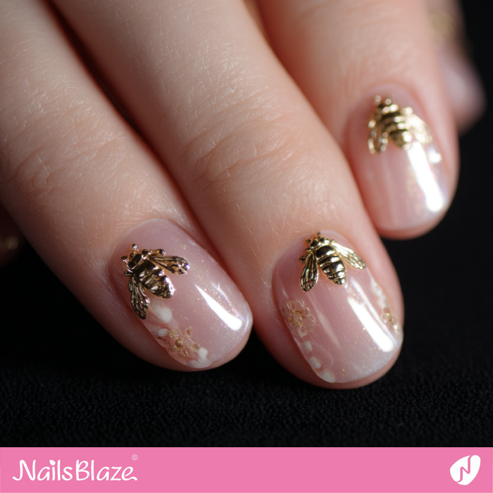 Short and Easy Bee Nails | Bee Nails- NB8151