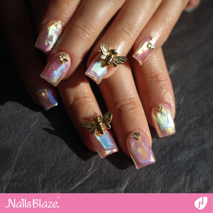 Aura Nails with 3D Bees | Bee Nails- NB8143