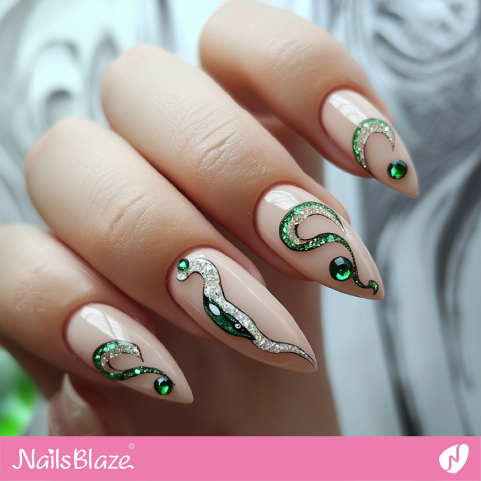 Snake-inspired Rhinestone Nails | Snake Nails- NB8122