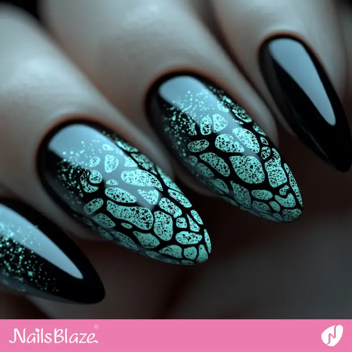 Dark Nails with Cyan Chameleon Print | Dark Nails - NB6584