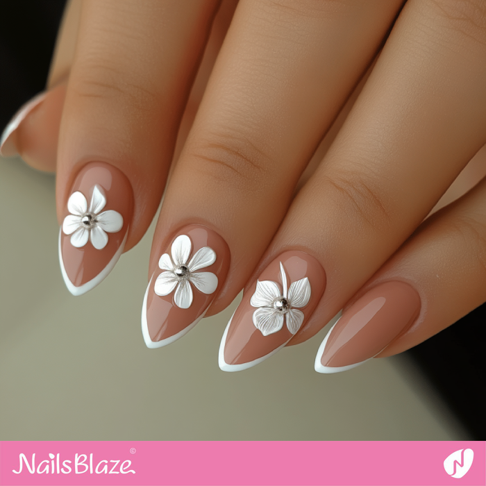 Mocha Mousse French Nails with Flower | Color of the Year 2025 - NB6953