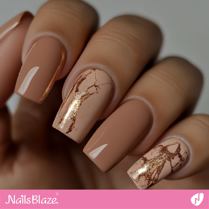 Mocha Mousse Marble Nails with Gold Details | Color of the Year 2025 - NB7008