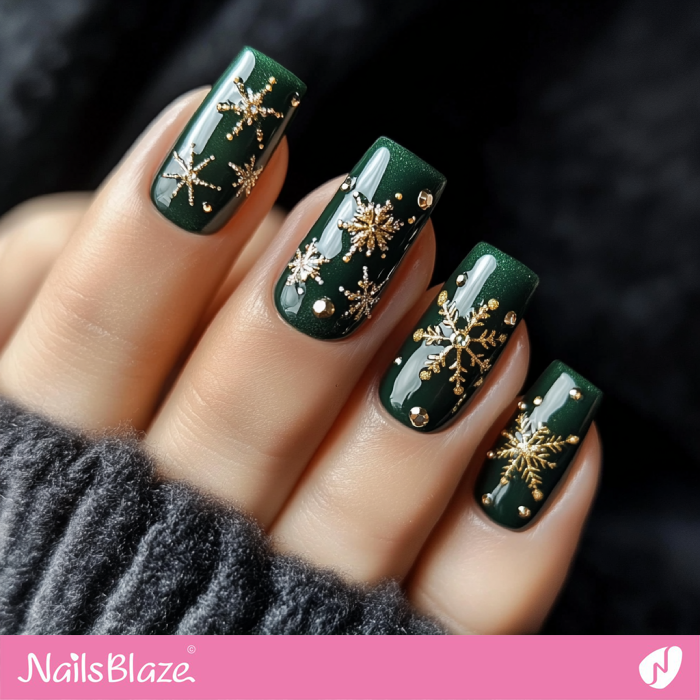 Emerald Green Nails with a Mix of Winter and Vintage Charm | Laura Customized Nail Designs- NB7269