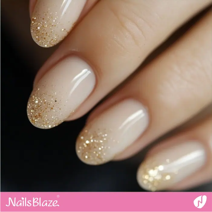 Round Nails With a Gradient of Glitter Starting From the Tips | Nita Customized Nail Designs- NB7363