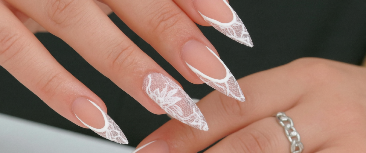 Cloud Dancer Lace Nails