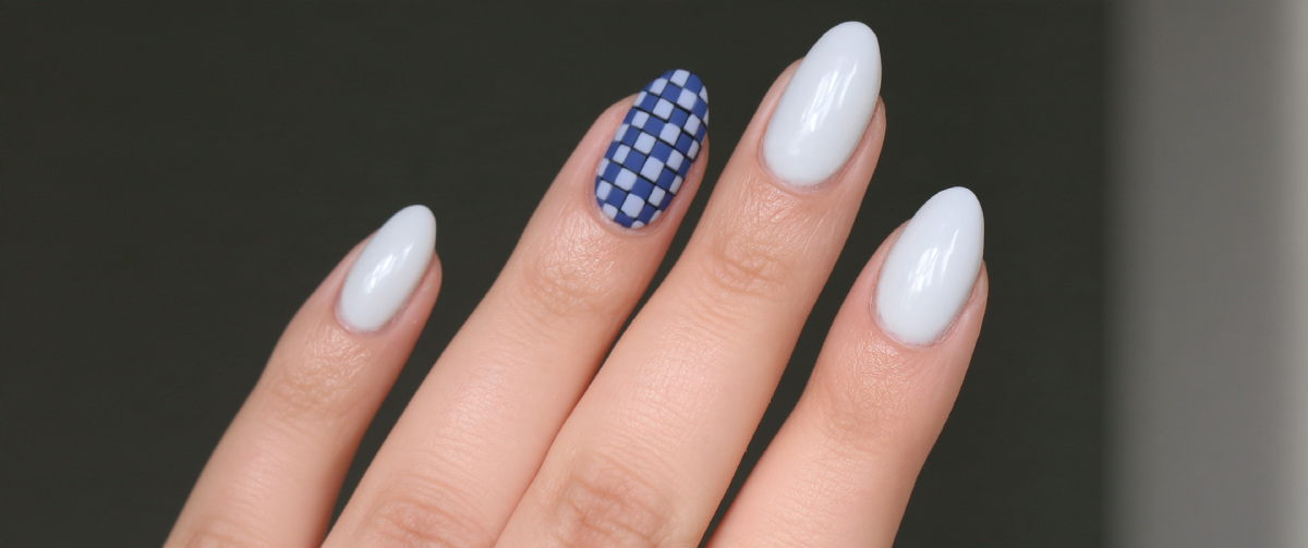 Cloud Dancer Checkerboard Accent