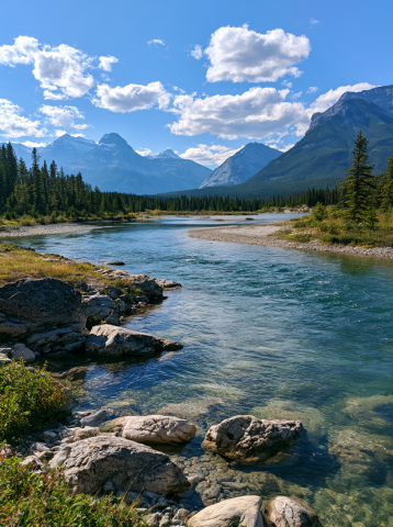 The Canadian Rockies and glacial alpine lake in Alberta